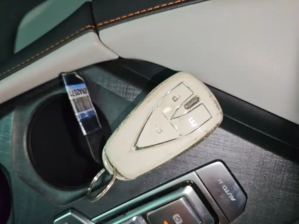 Changan UNI-V iDD 2025 2024 Blue Whale Smart iDD 136km Smart Cool