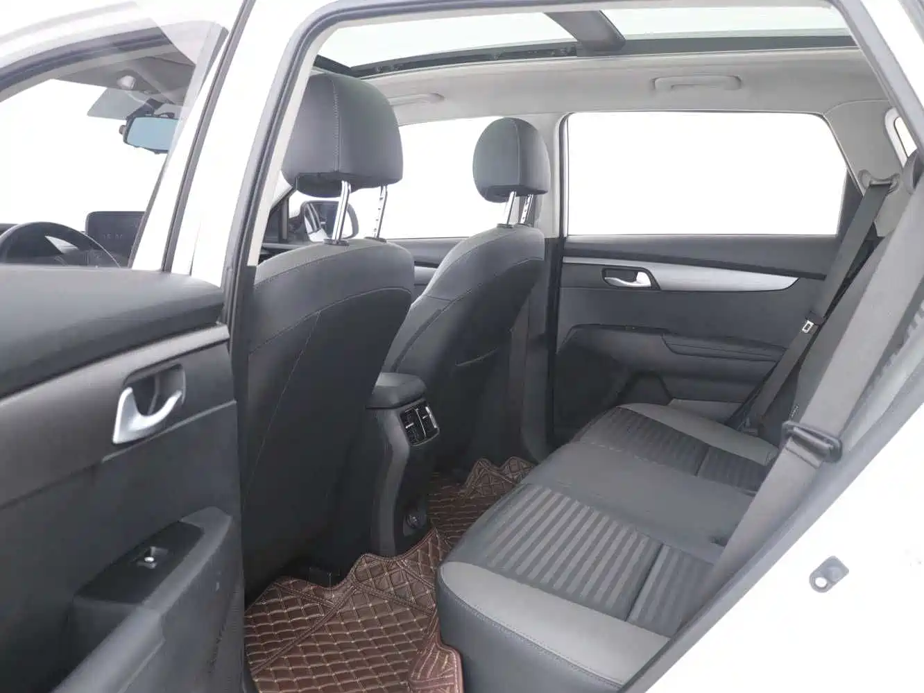 Kia Sportage 2018 2.0L Automatic Smart Luxury (China V) фото 7