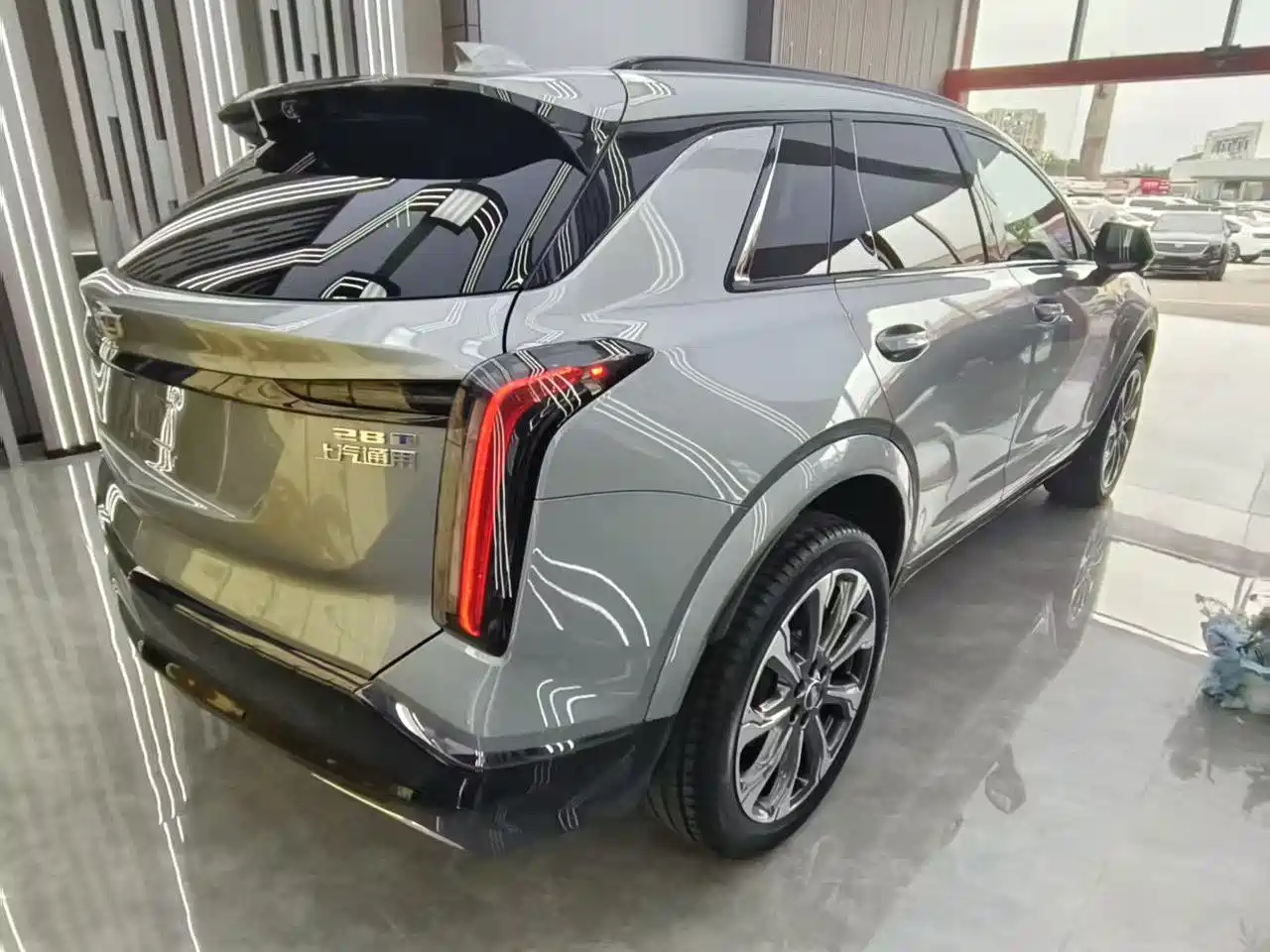 Фото 18 - Cadillac XT5