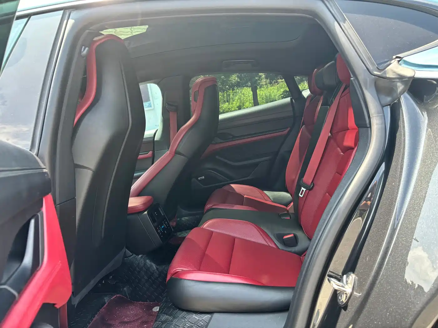 Porsche Taycan 2021 2020 Taycan