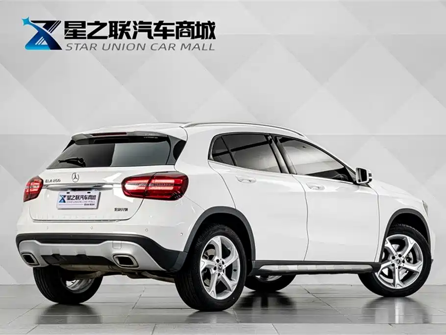 Mercedes-Benz GLA 2017 GLA 200 Dynamic фото 6