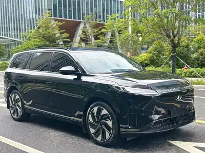 Dongfeng eπ008