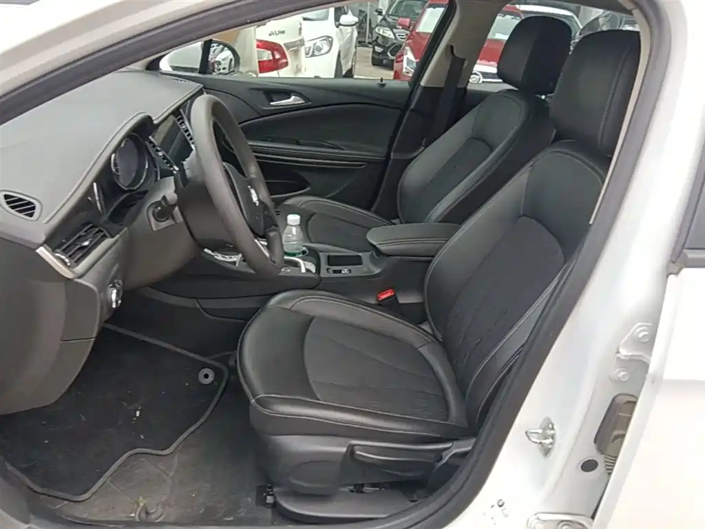 Buick Verano 2020 20T CVT Leading фото 15