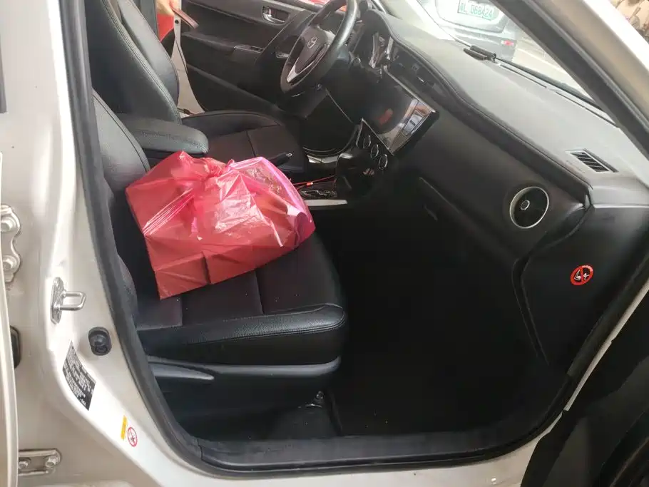 Photo 8 - Toyota Corolla