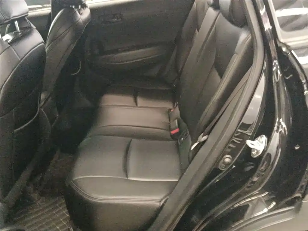 Toyota Frontlander 2023 2.0L CVT Leading Edition фото 17