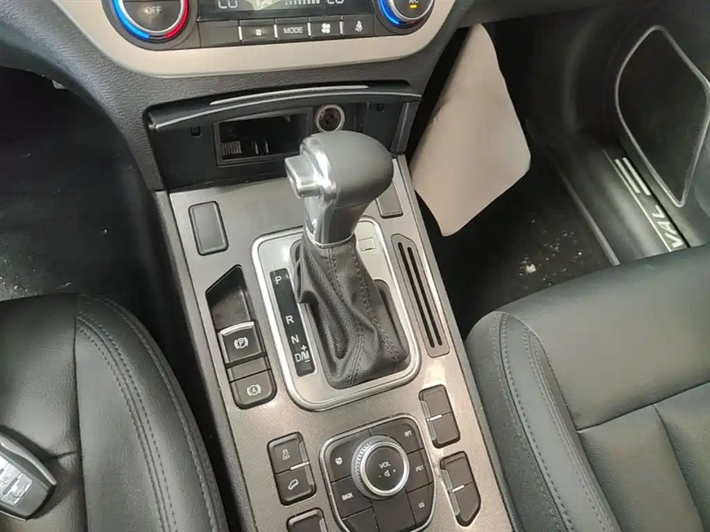Haval H6 Coupe 2016 Blue Label 1.5T Automatic 2WD Urban фото 14