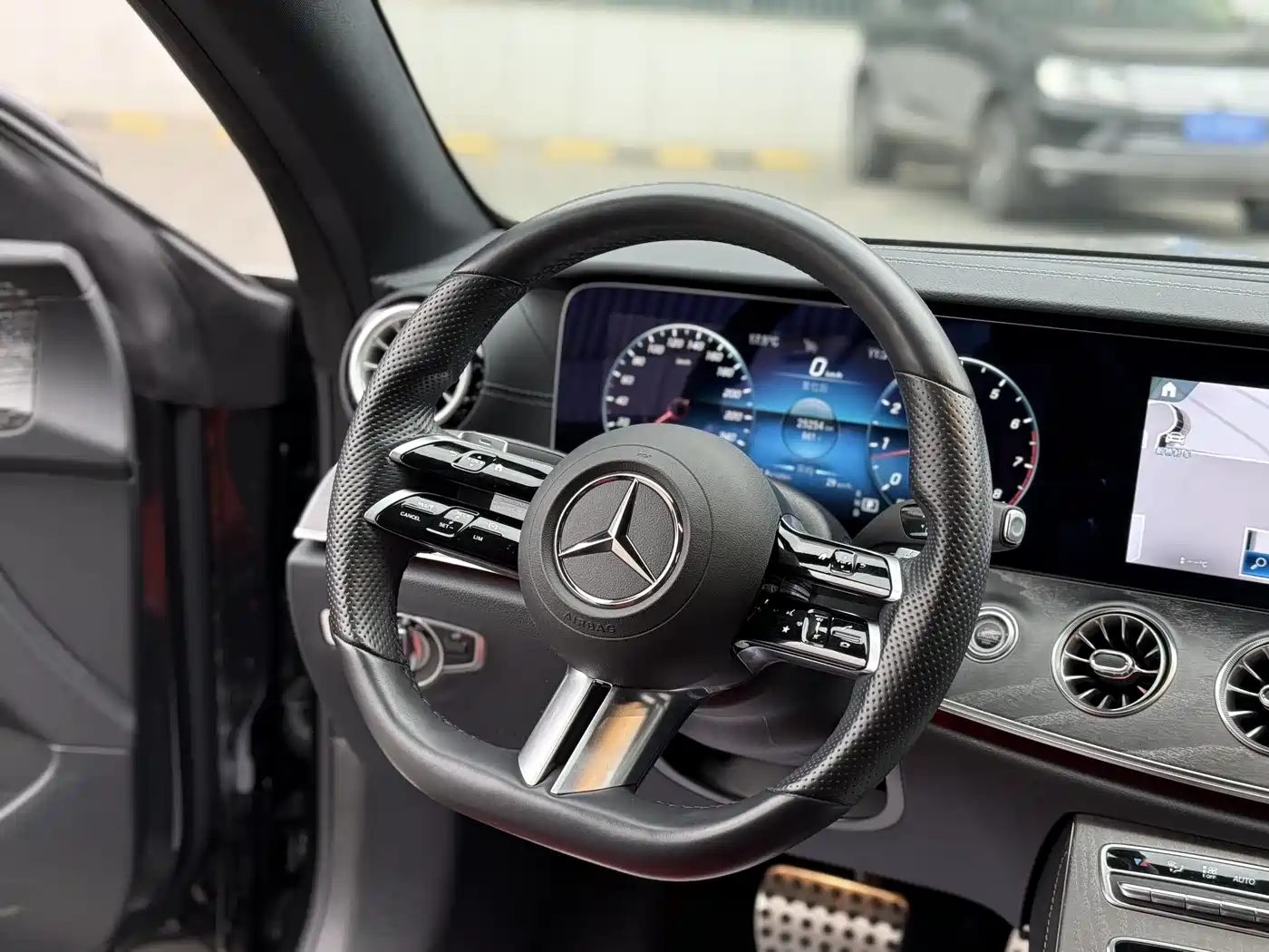 MERCEDES-BENZ E CLASS