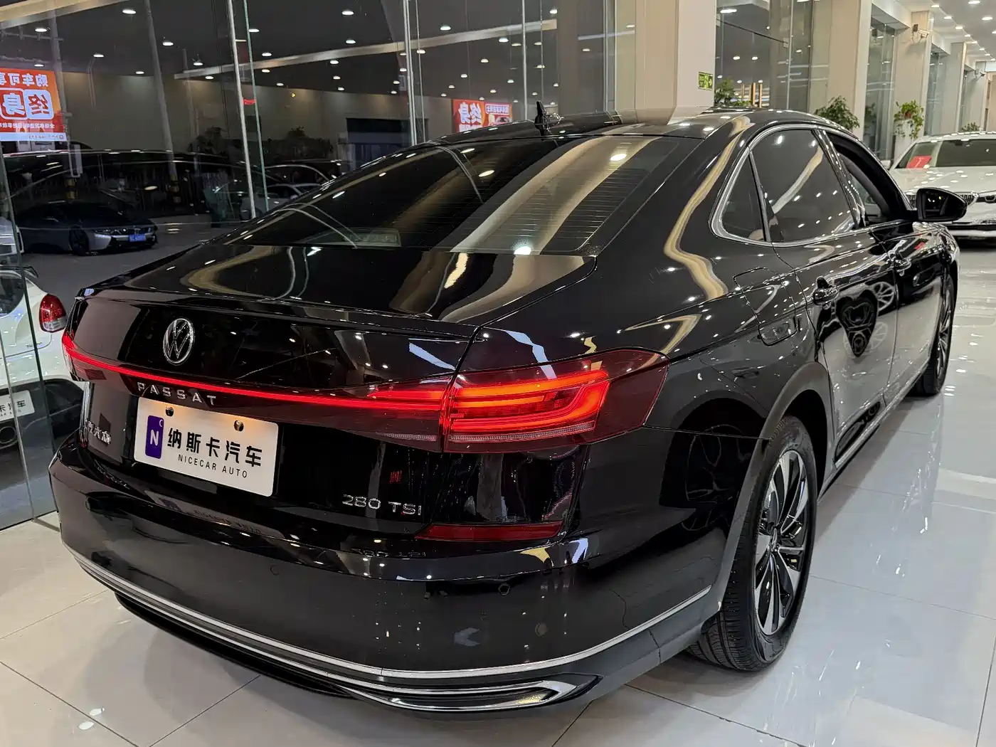Volkswagen Passat 2023 280TSI Elite Edition фото 5