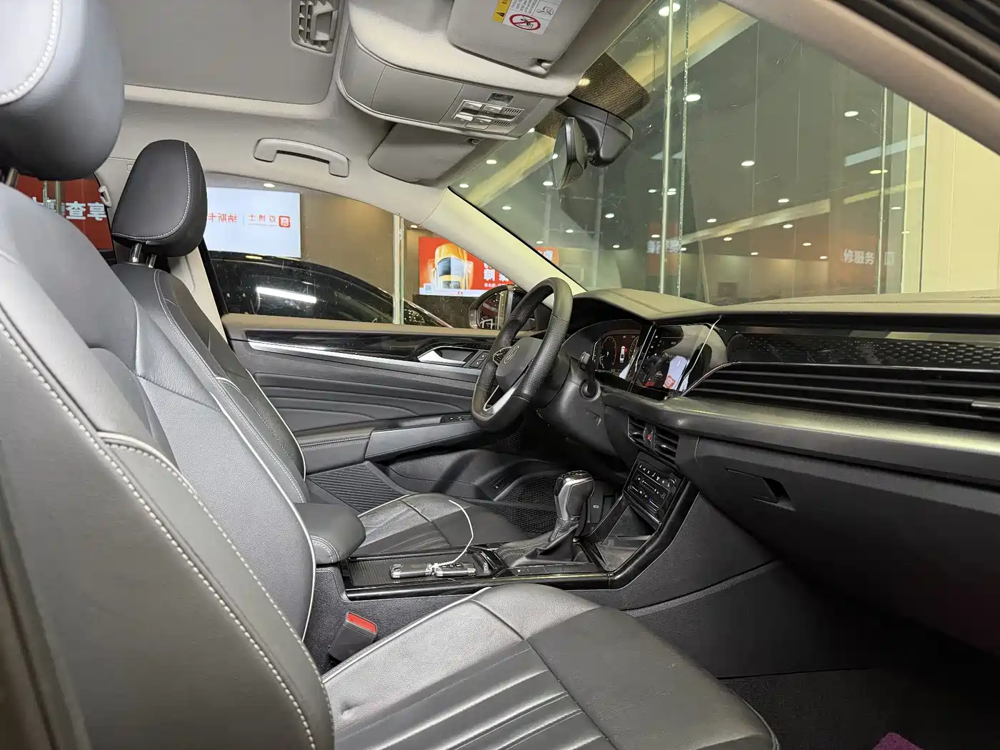 Volkswagen Passat 2023 280TSI Elite Edition фото 13