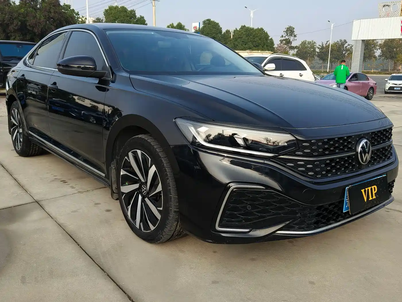 Volkswagen Passat 2022 330TSI Starlight Elite Edition фото 3