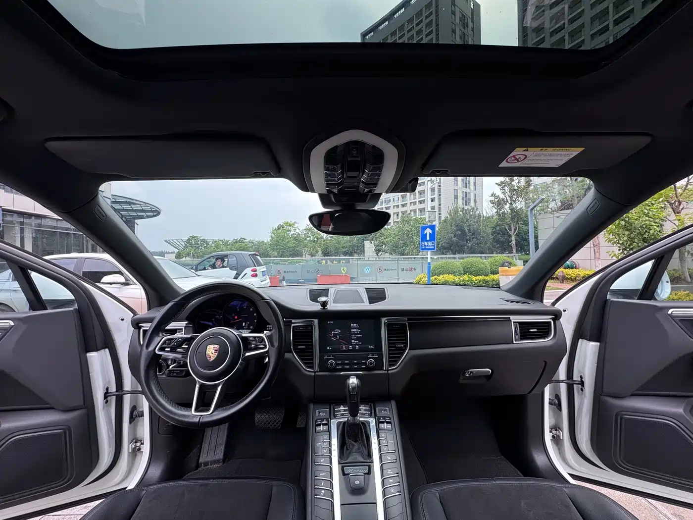 Porsche Macan 2016 Macan 2.0T фото 14