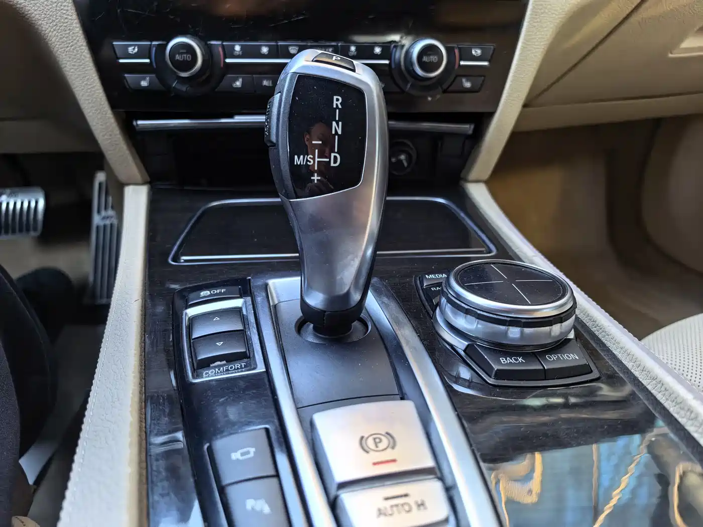 BMW 7 Series 2013 Model 730Li Luxury фото 20