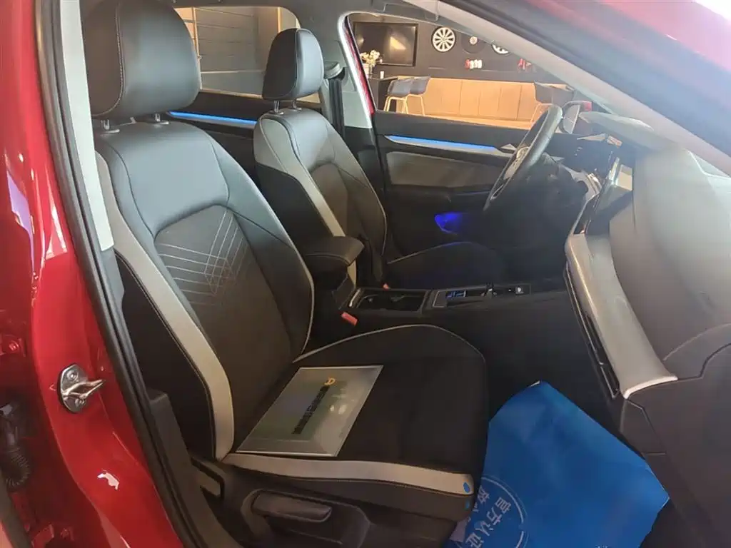 Volkswagen Golf 2023 Facelift 280TSI DSG Pro фото 25