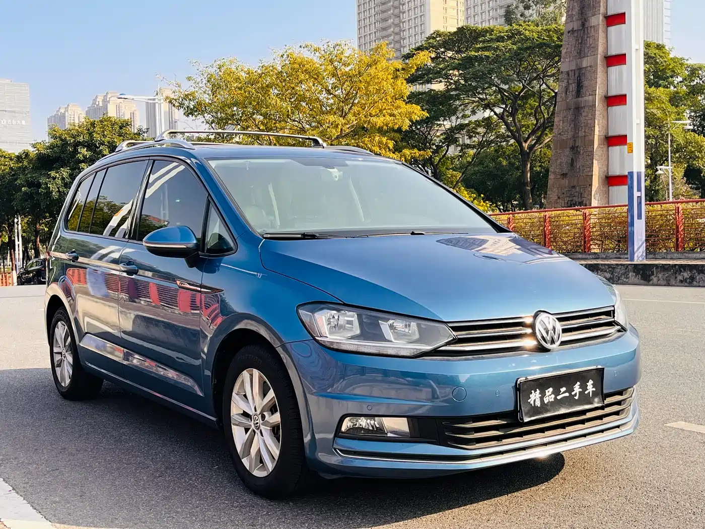 Volkswagen Touran 2018 Touran L 280TSI DSG Comfort Edition 7-seater China VI фото 3