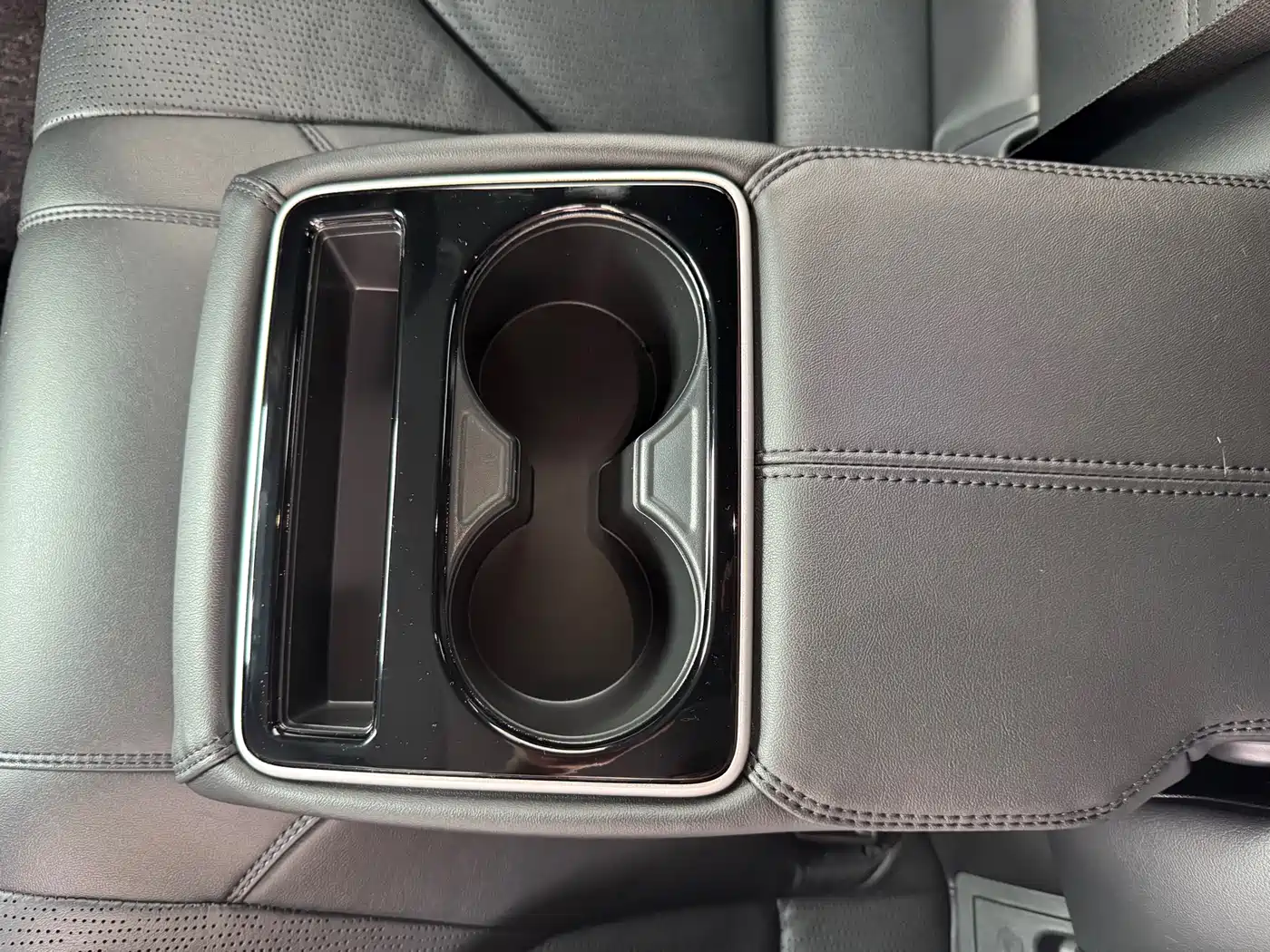 Toyota Avalon 2019 Hybrid 2.5L Luxury Edition China V фото 14