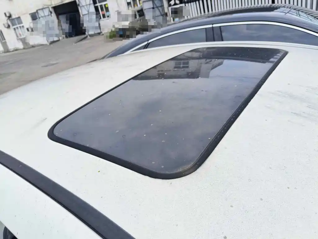 Фото 6 - Geely Emgrand