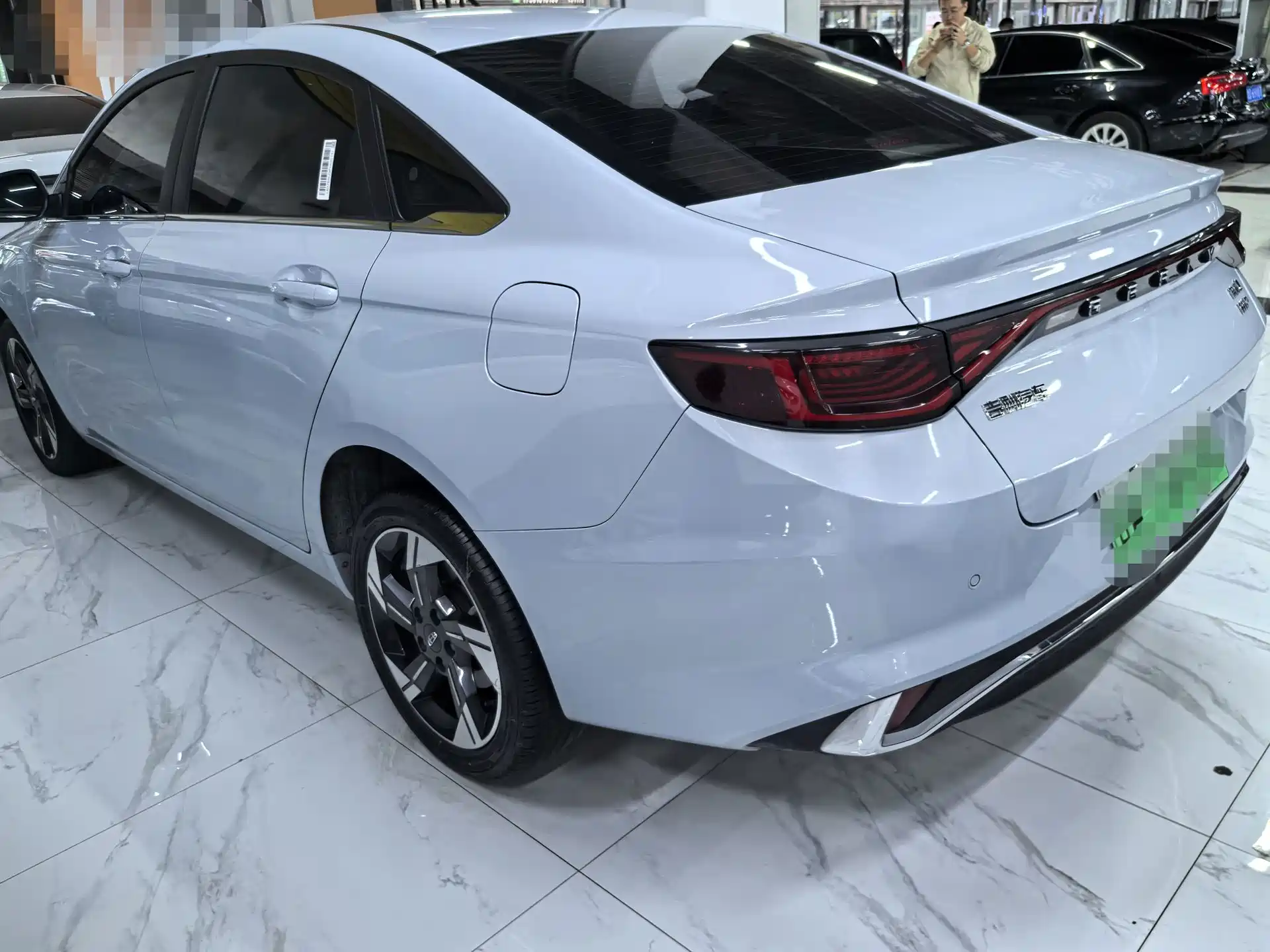 صورة 4 - Geely Emgrand L HiP