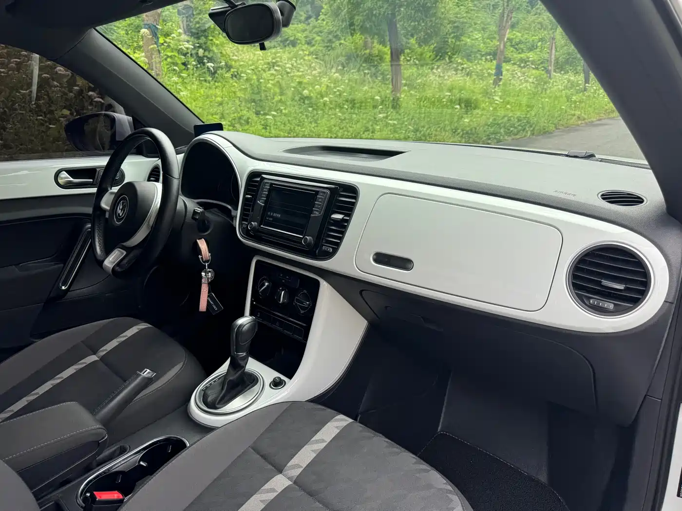 Volkswagen Beetle 2019 180TSI Collector's Edition фото 10