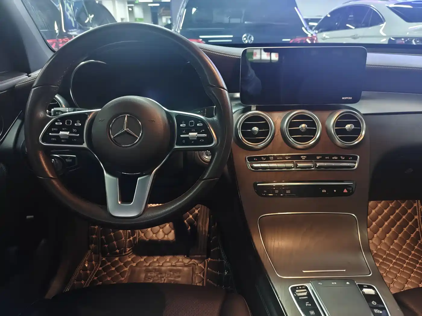 Mercedes-Benz GLC 2020 Facelift GLC 260 L 4MATIC Luxury фото 9