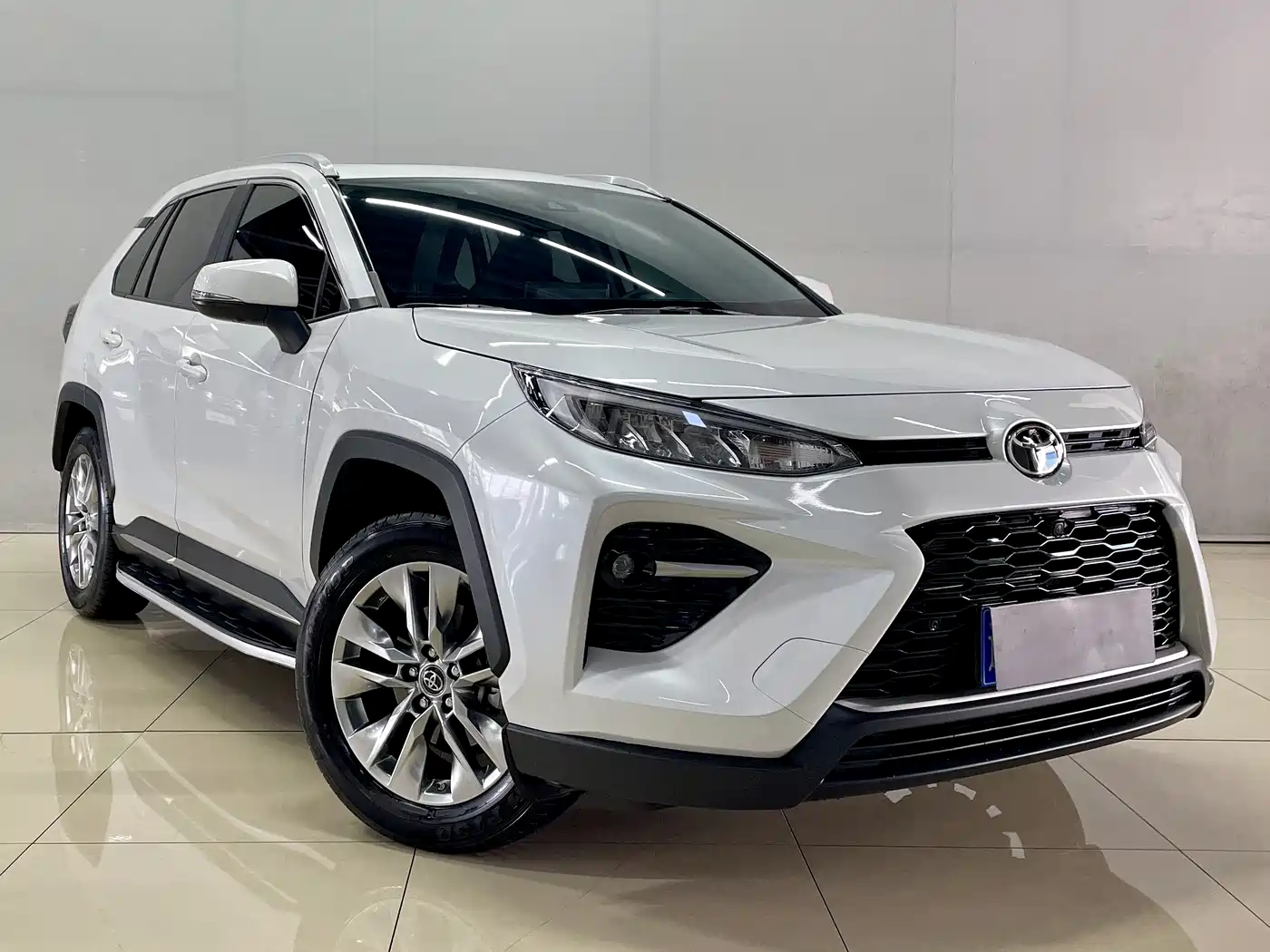 Toyota Wildlander 2022 2.0L CVT AWD Luxury PLUS Edition фото 3