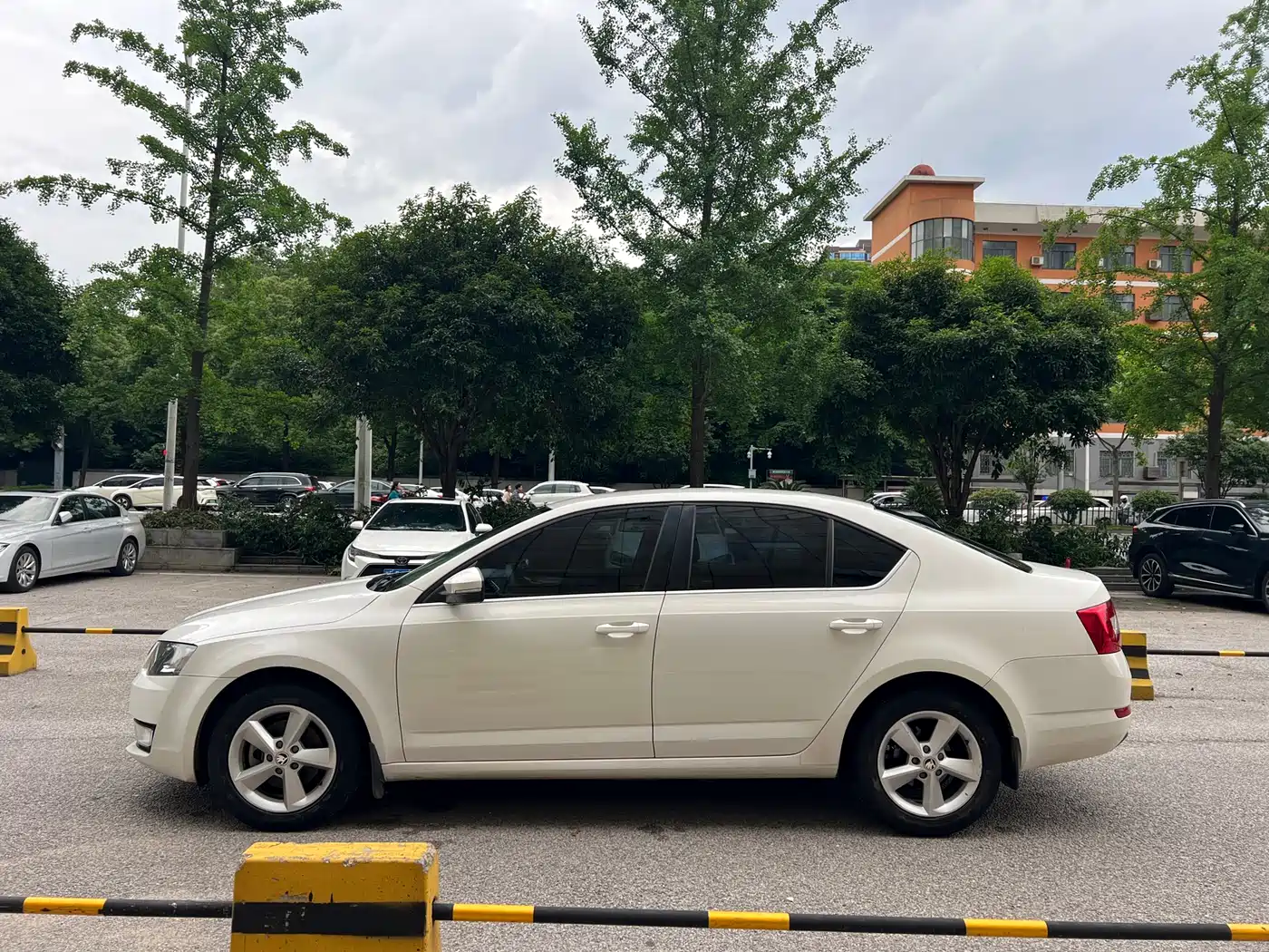 Škoda Octavia 2015 1.6L Automatic逸杰版 фото 21