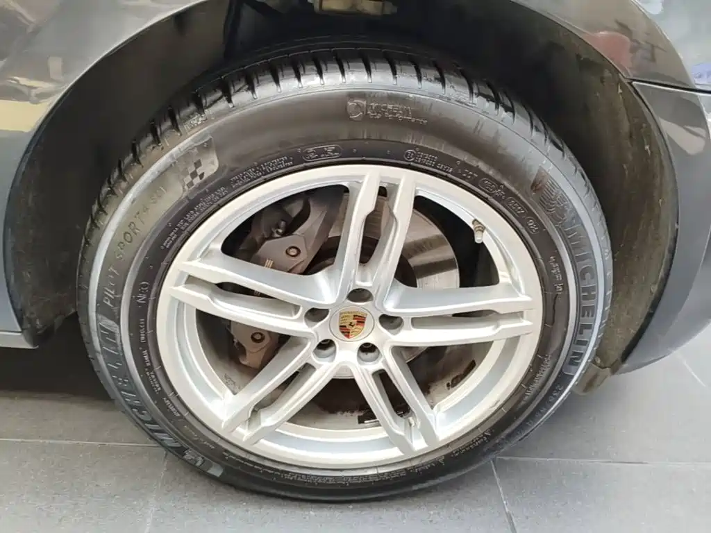 Photo 14 - Porsche Macan