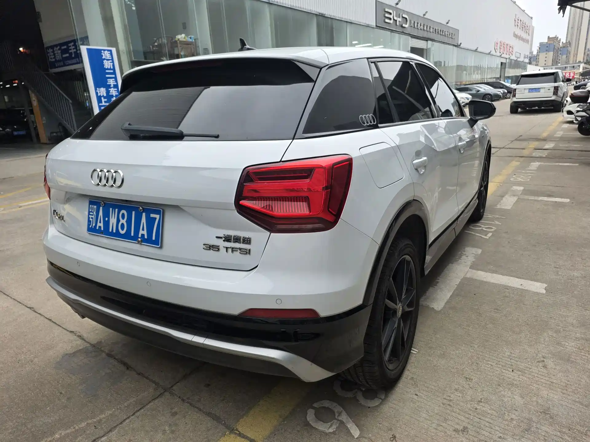 Photo 17 - Audi Q2L