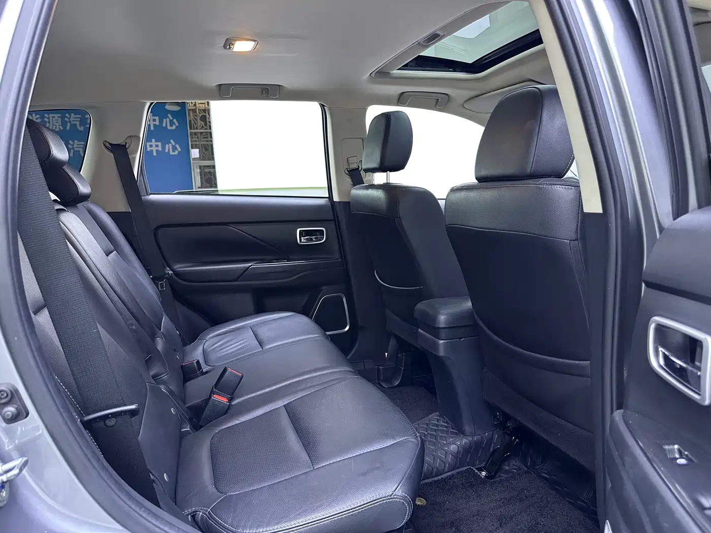 Mitsubishi Outlander 2018 2.4L 4WD Elite Edition 5-seater фото 12