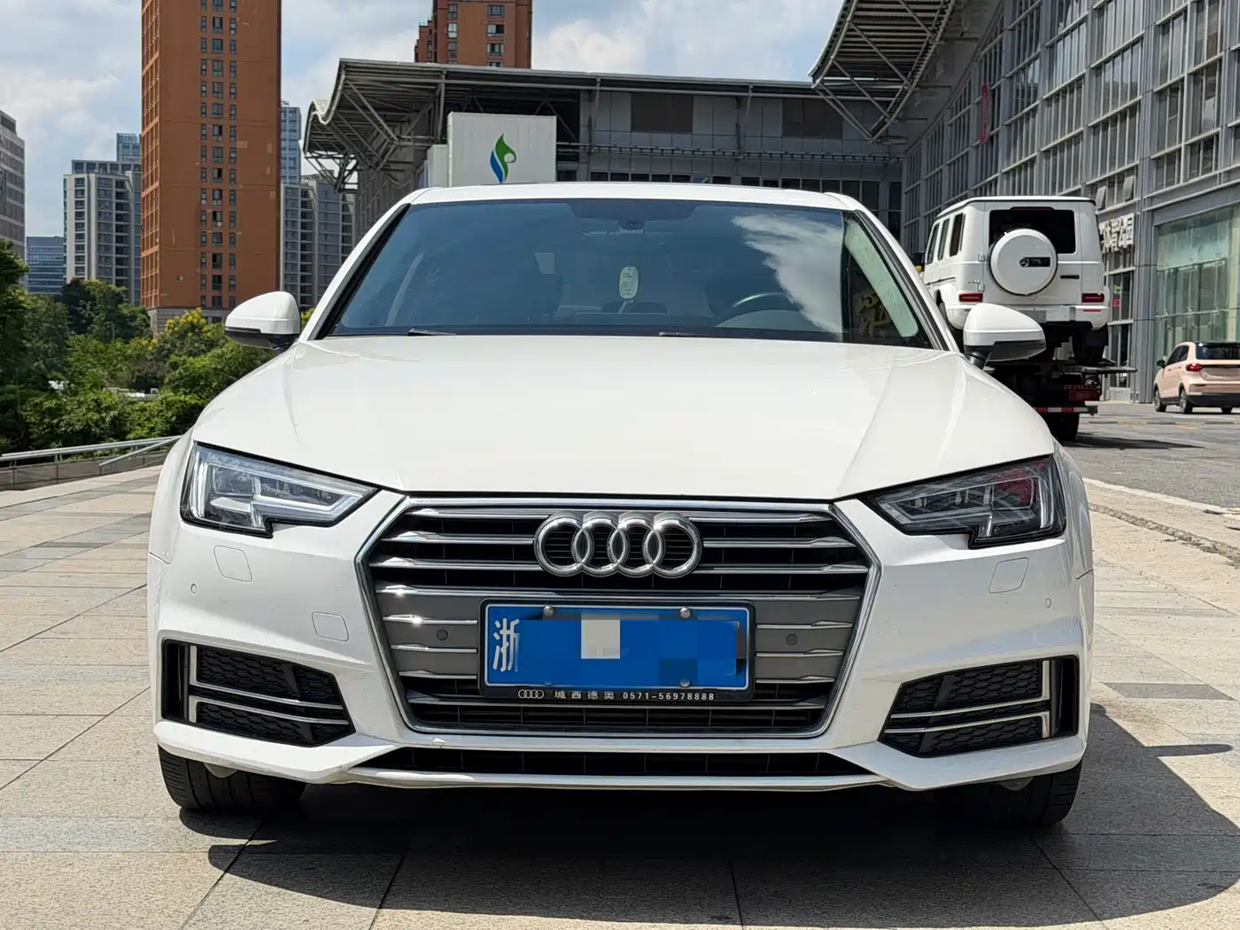 Фото 2 - Audi A4L
