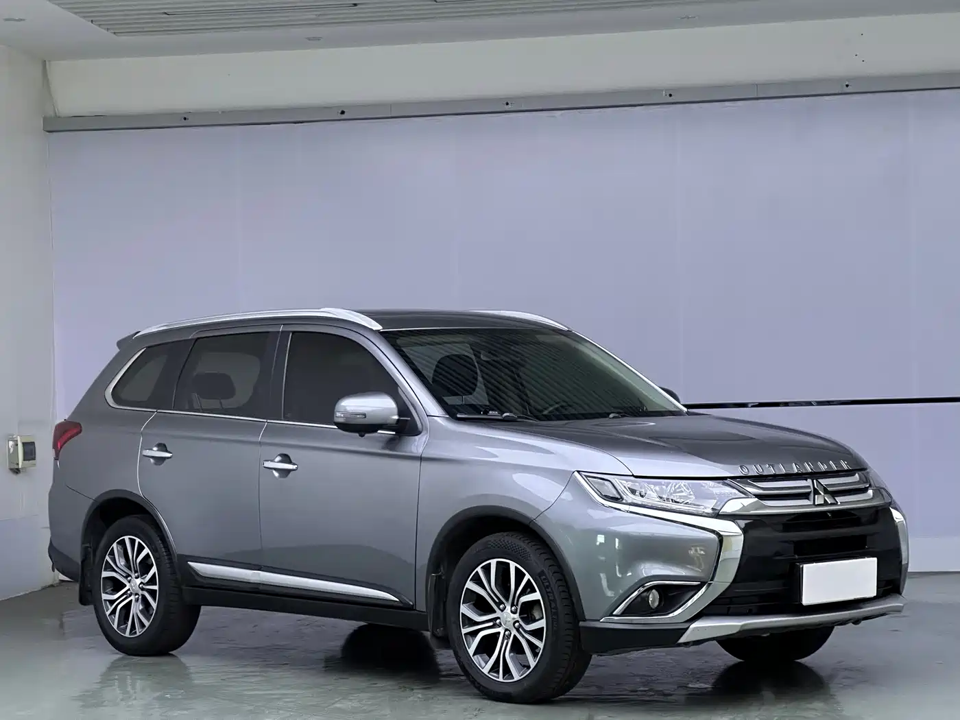 Mitsubishi Outlander 2018 2.4L 4WD Elite Edition 5-seater фото 3