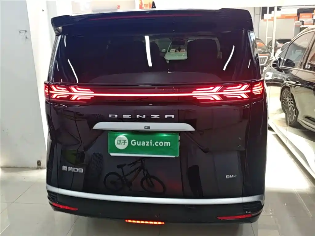 Denza D9 2022 DM-i 1040 Premium фото 6