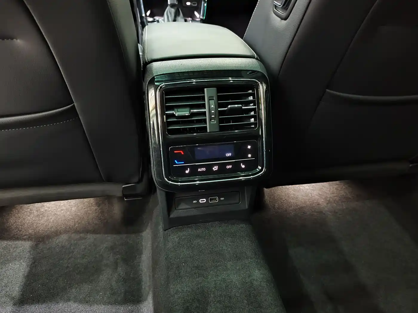 Volkswagen Passat 2021 Model 330TSI Premium Edition фото 8