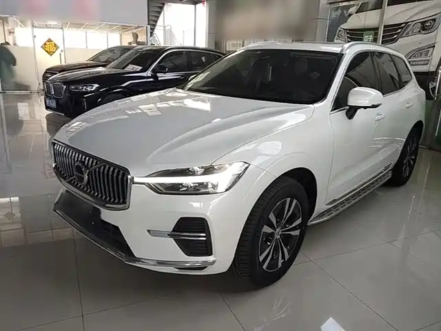 Volvo XC60 B5, Полный привод, Смарт Люкс