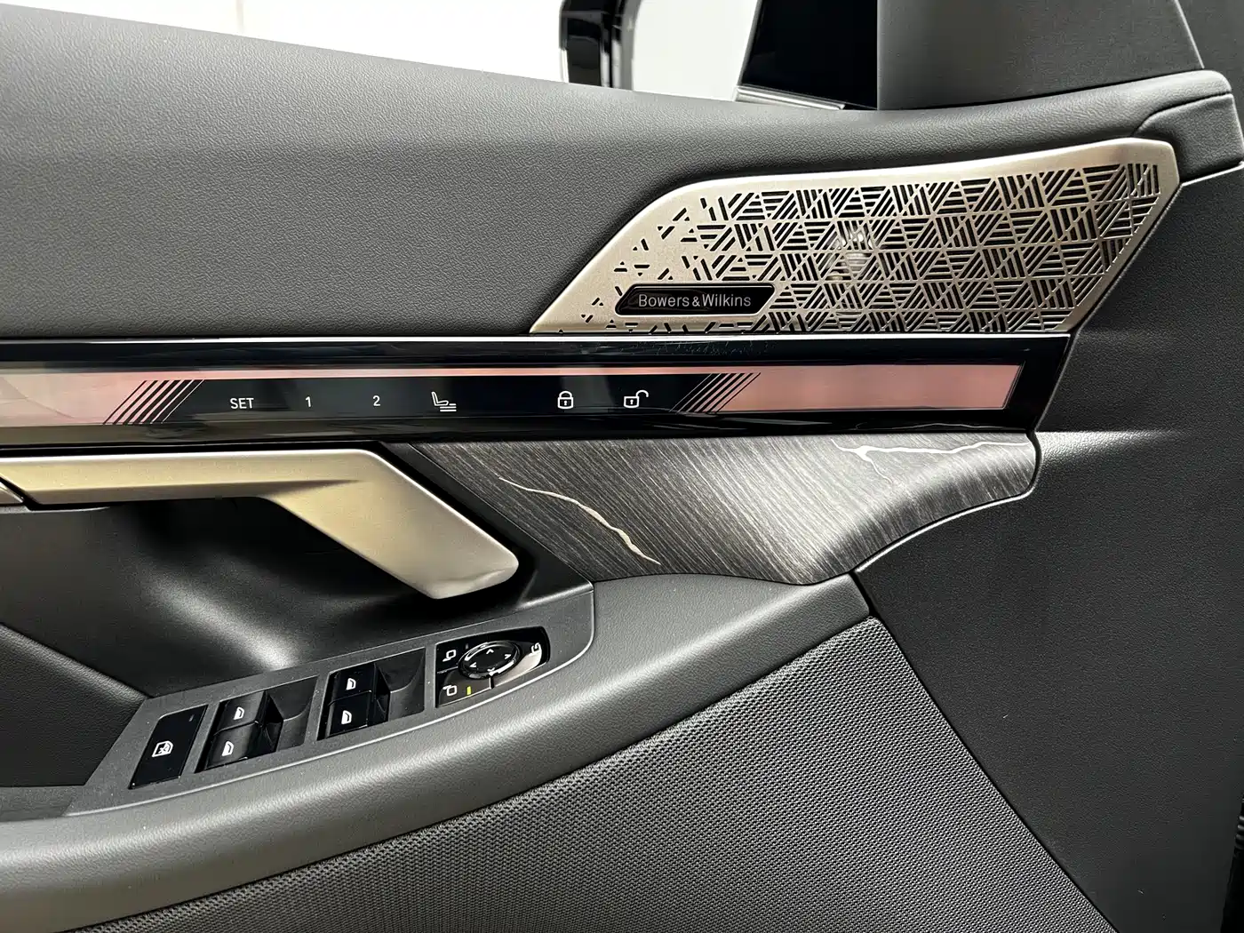BMW 5 Series 2025 530Li Premium M Sport Package фото 5