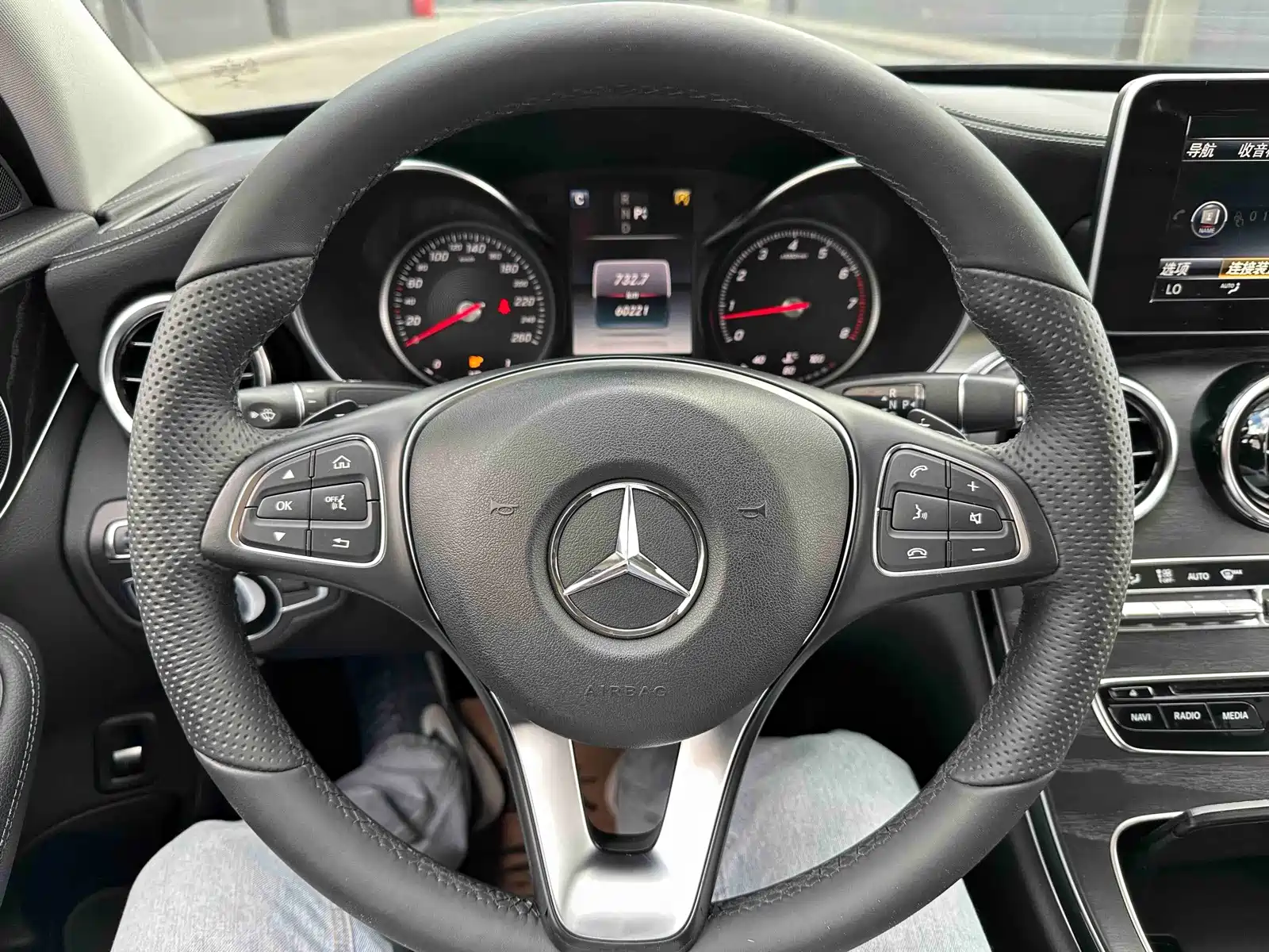 Фото 10 - Mercedes-Benz C-Class
