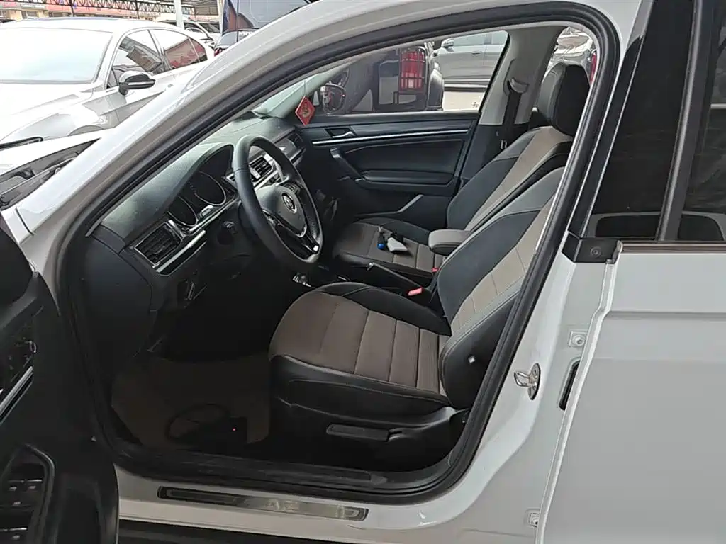 Volkswagen C-TREK 2018 230TSI DSG Comfort фото 14