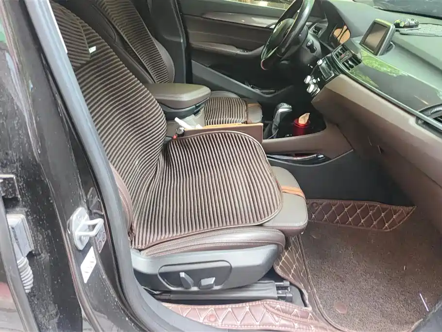 BMW X1 2019 sDrive18Li Premium Model фото 8