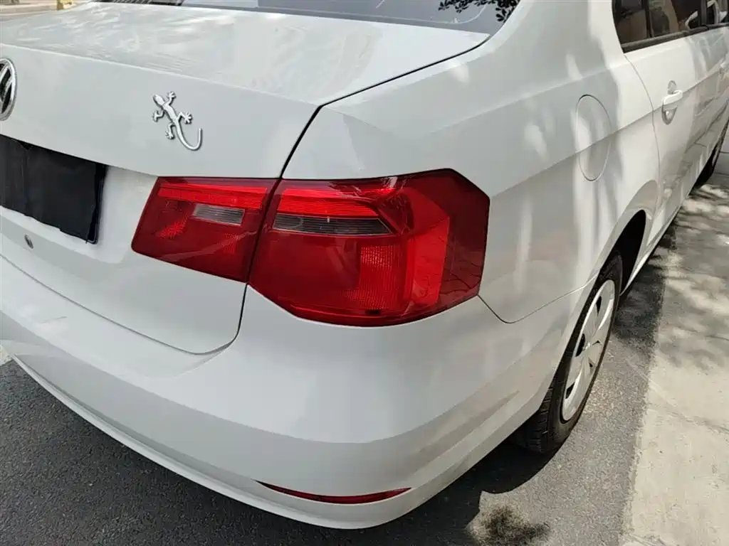 Volkswagen Jetta 2015 Quality Edition 1.4L Manual Fashion фото 8