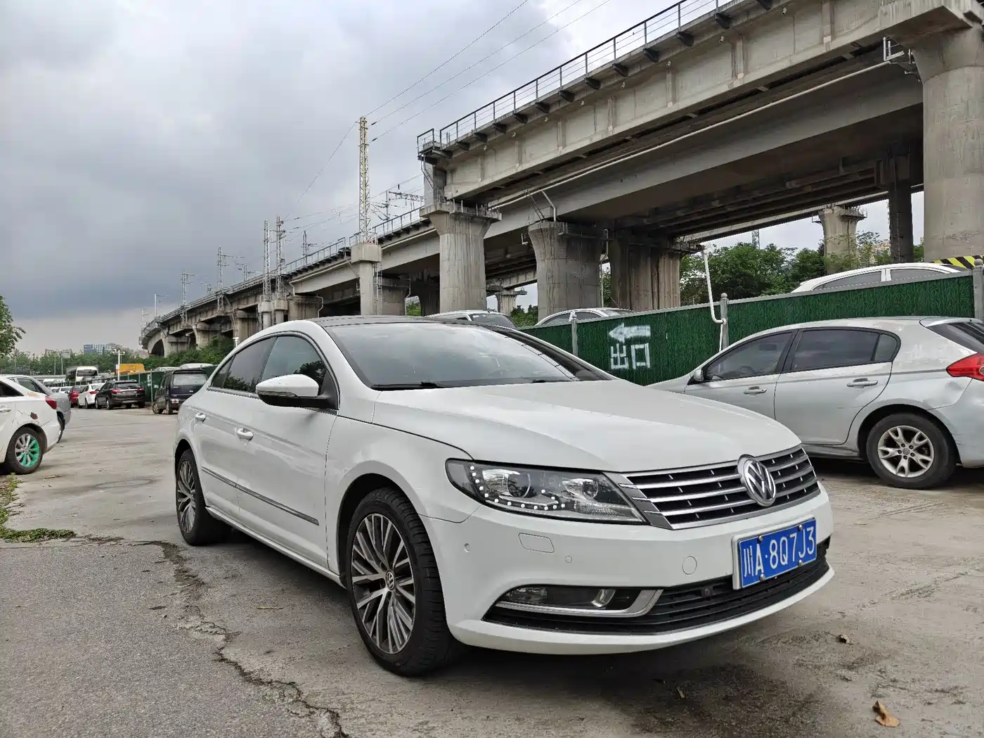 Volkswagen FAW-Volkswagen CC 2016 Model 1.8TSI Luxury фото 3