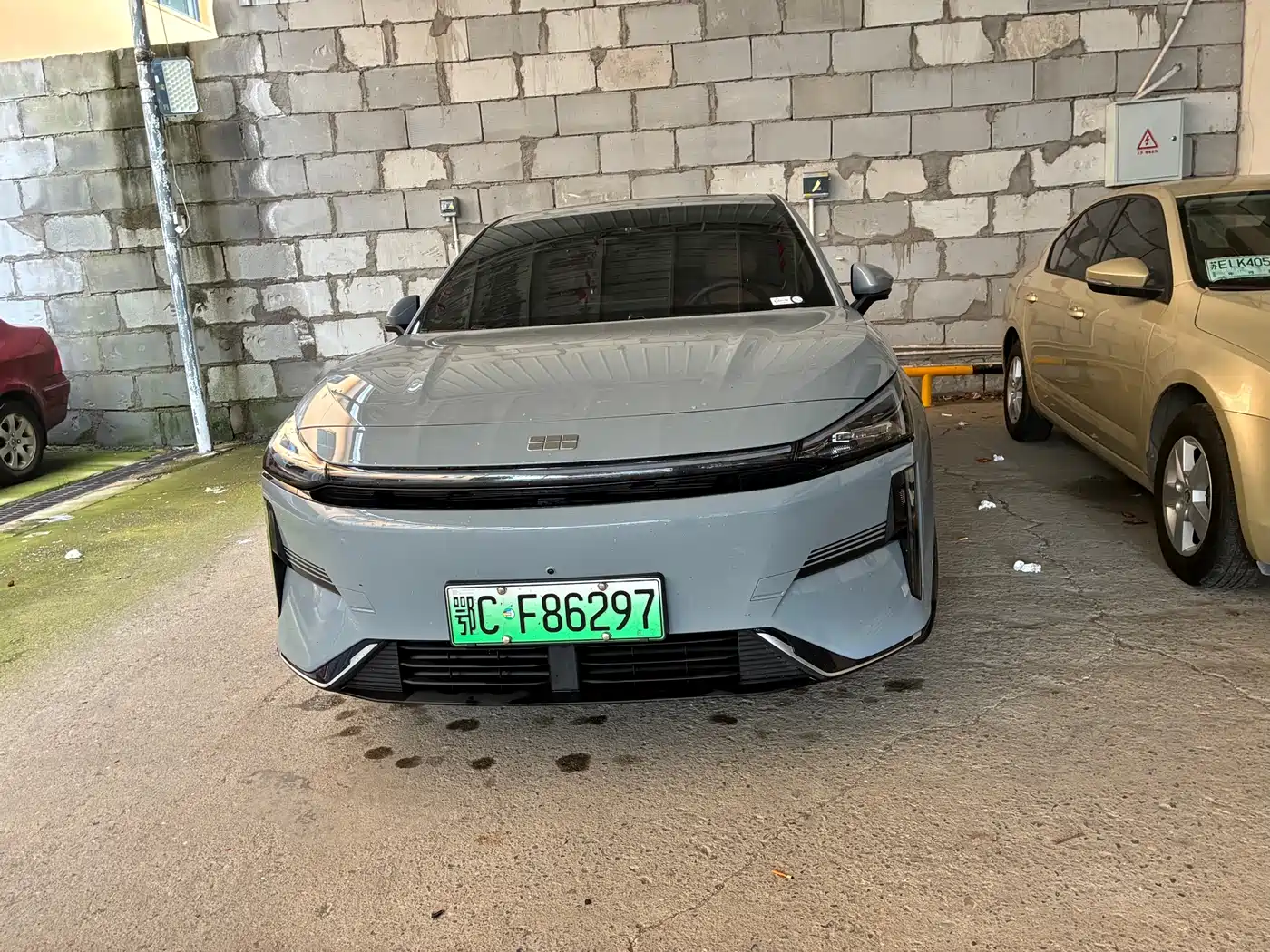 Geely Galaxy Galaxy L6 2025 EM-i 140km Explorer+ Edition фото 2