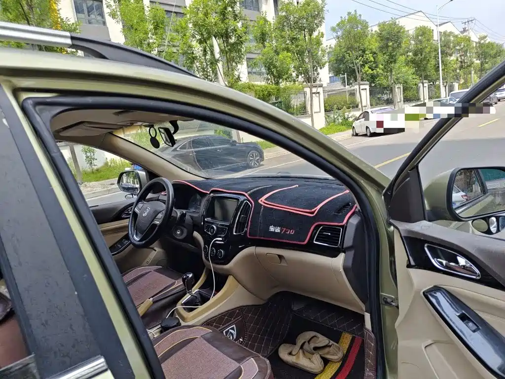 Baojun 730 2015 2014 1.5L Manual Comfort 7-seater