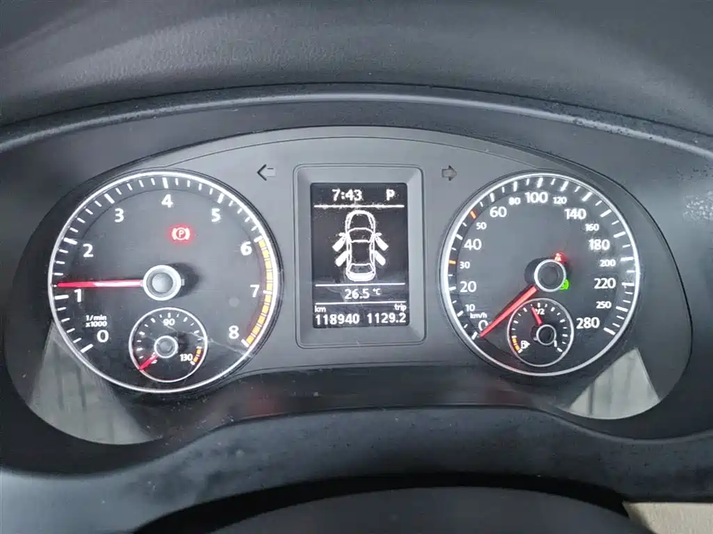 Volkswagen Sagitar 2014 1.4TSI Automatic Luxury фото 12