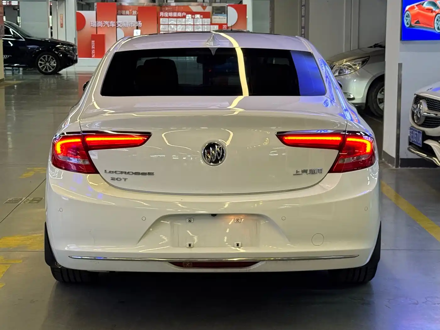 Buick LaCrosse 2018 Model 20T Luxury Edition фото 6