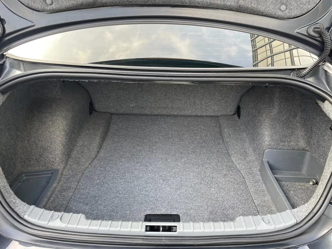 BMW 3 Series 2012 320i Luxury фото 12