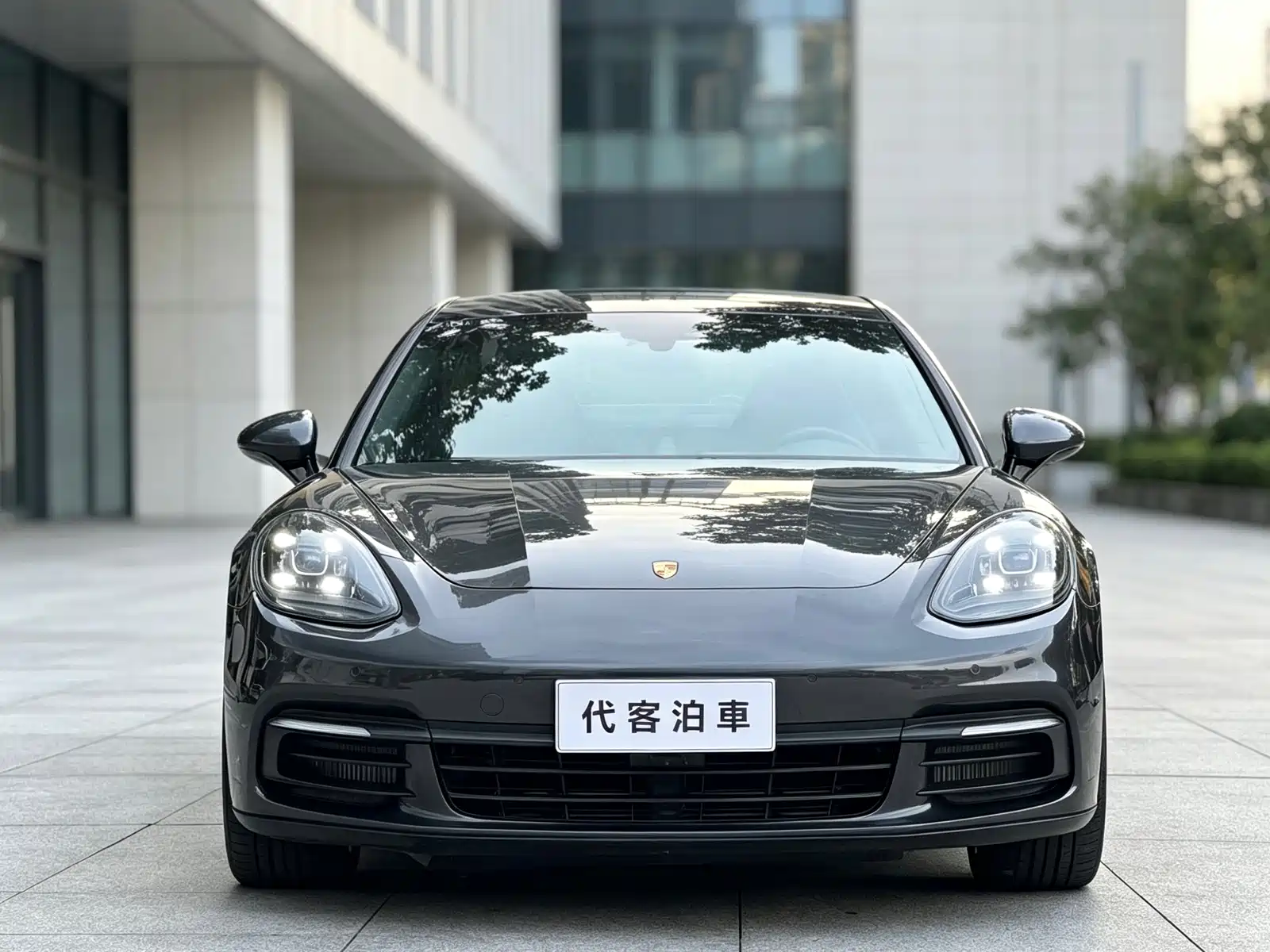 Фото 3 - Porsche Panamera