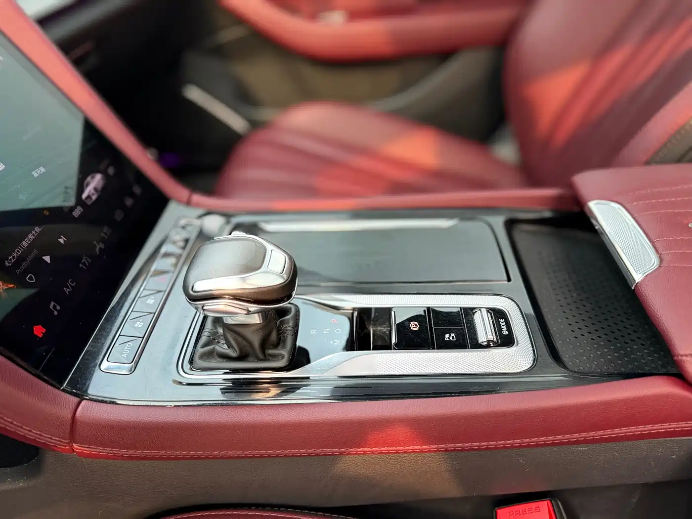 Hongqi H5 2024 2.0T Automatic Smart Connect Flag Smooth Edition фото 21