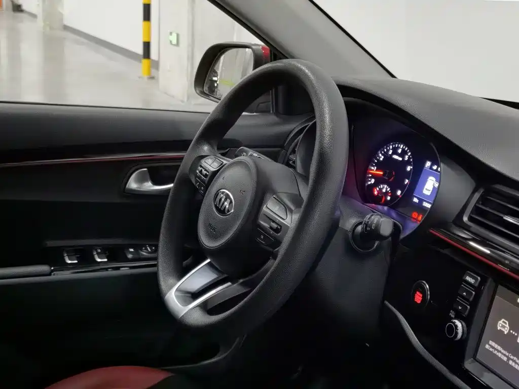 Kia KX CROSS 2018 2017 1.4L AT GLS