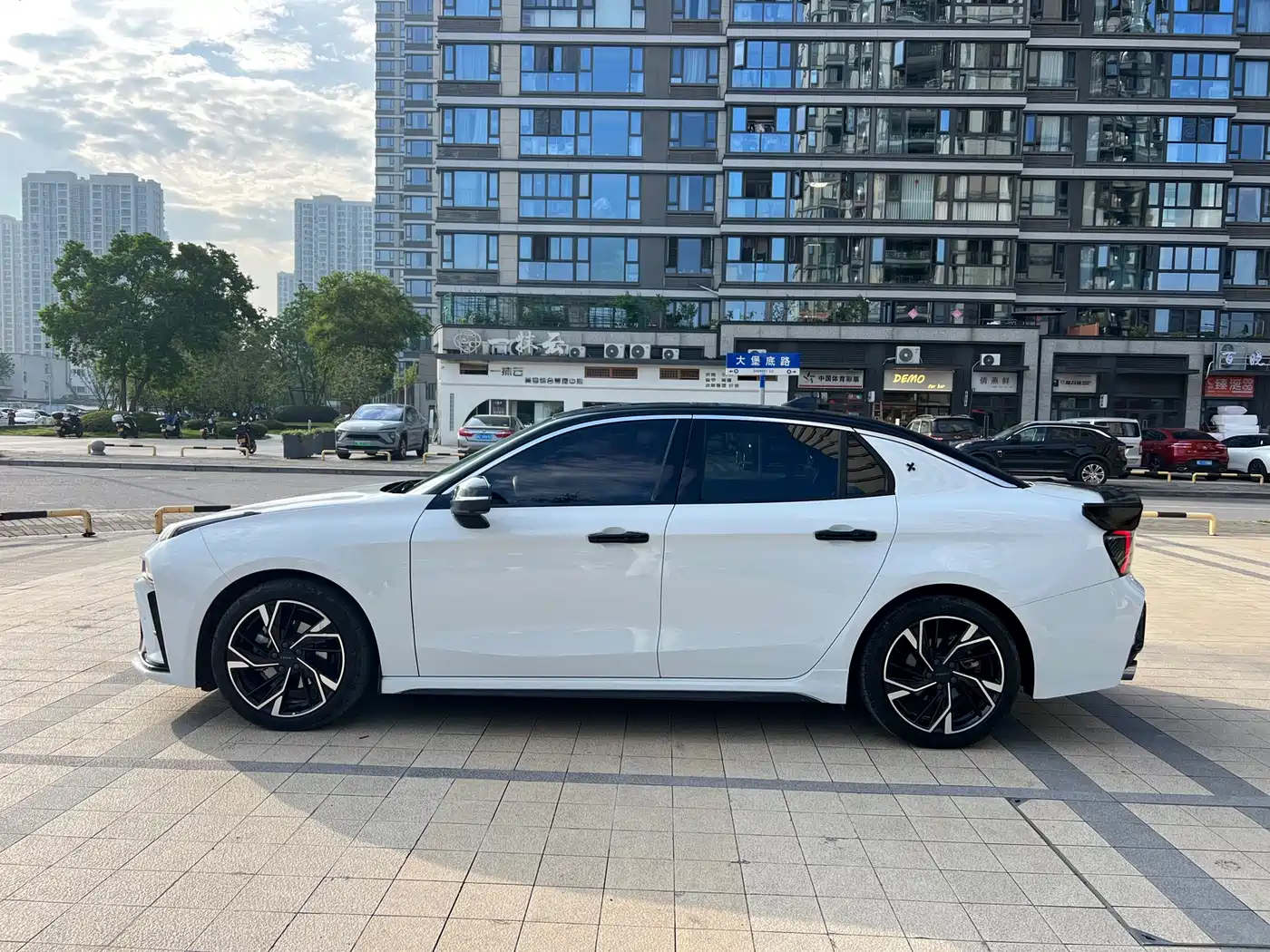 Lynk & Co 03 2023 2.0TD DCT Jin Pro фото 7