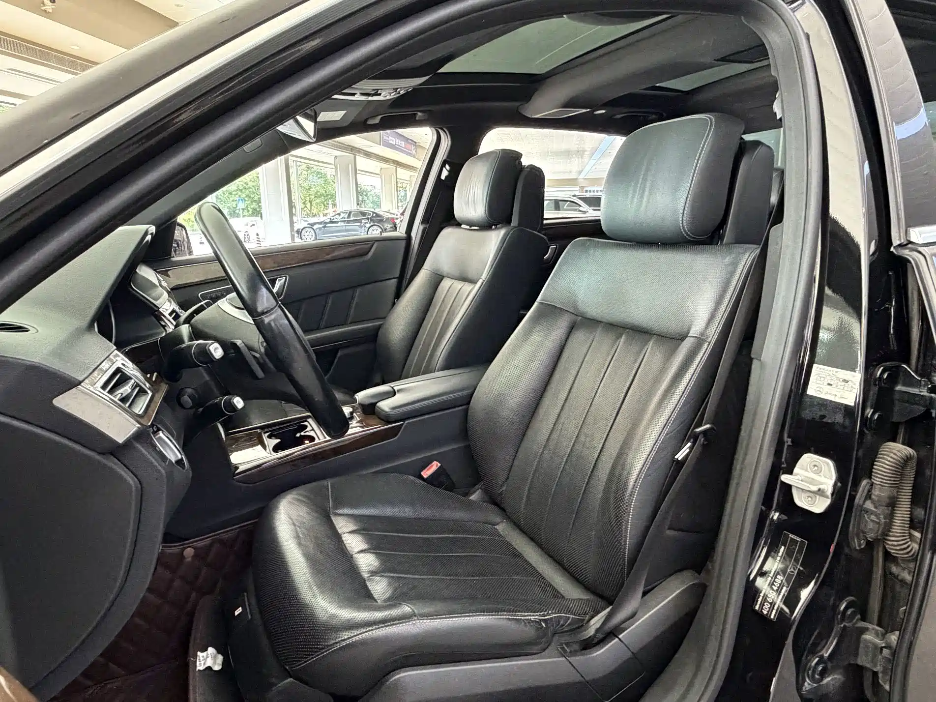Фото 6 - Mercedes-Benz E-Class