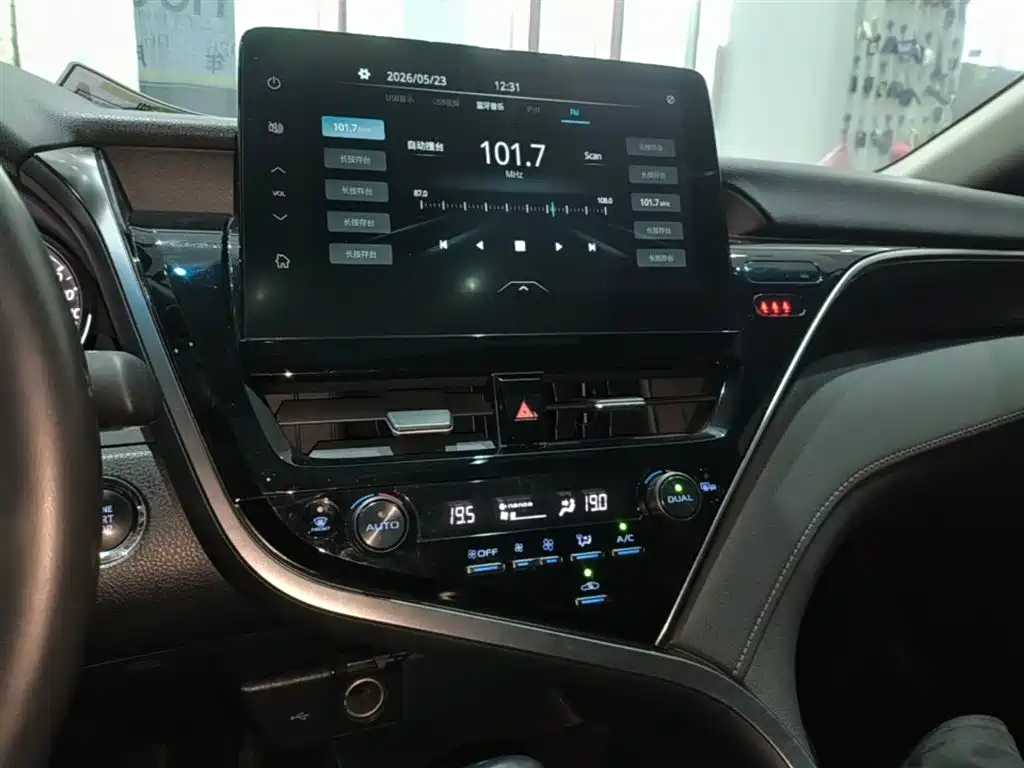 Toyota Camry 2021 2.0G Luxury Edition фото 13